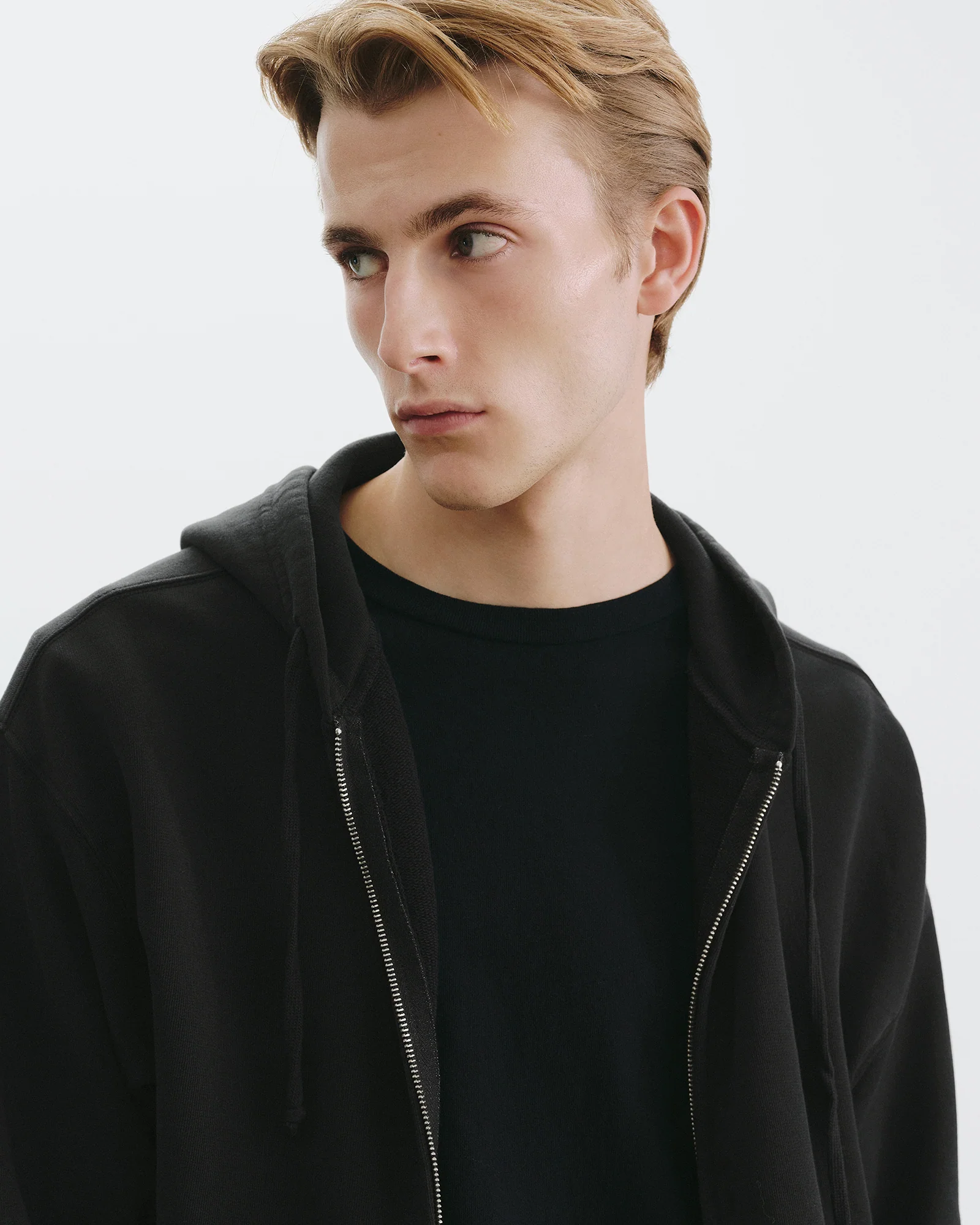 BRIAN HOODIE - Image 3